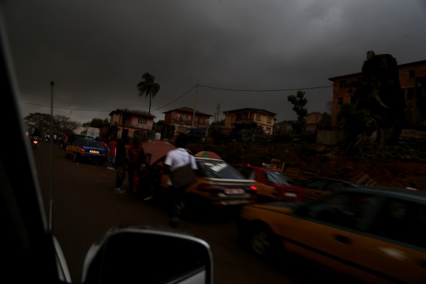 Freetown al amanecer, en medio de una epidemia de ébola. Enero de 2015. | AGUS MORALES